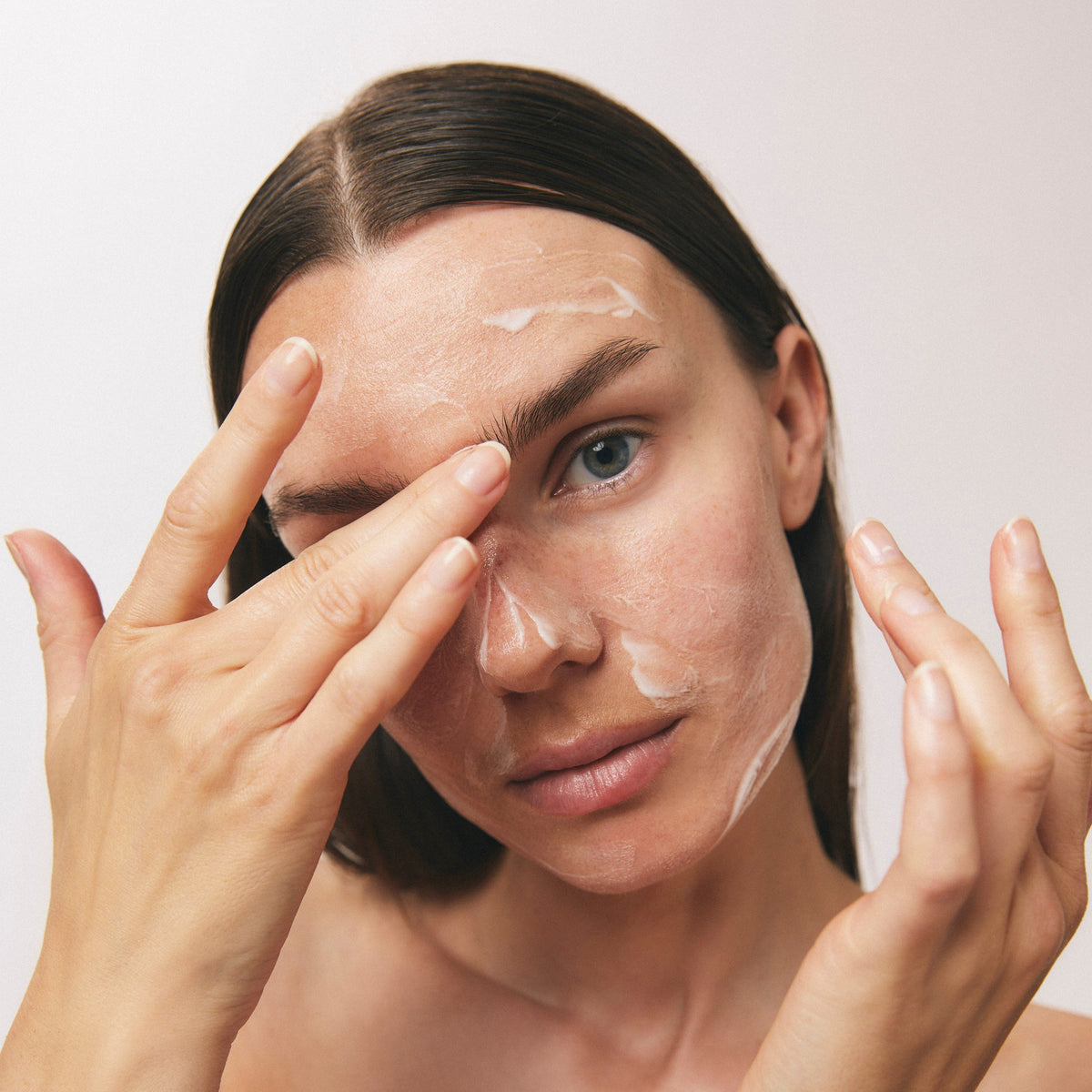PROTECT+ CLEANSING MILK Skincare Nuori 