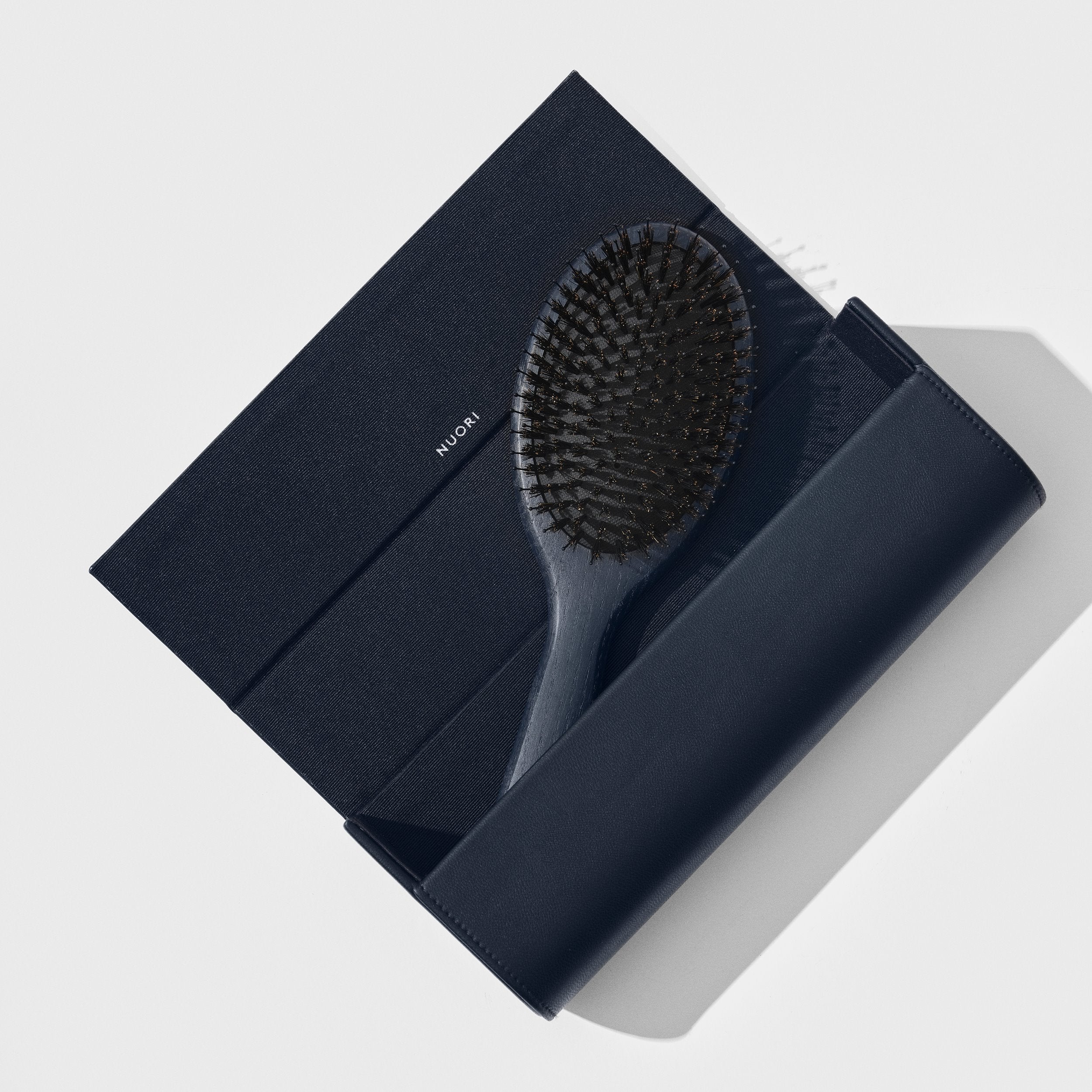 REVITALIZING HAIR BRUSH LARGE Accessories NUORI 